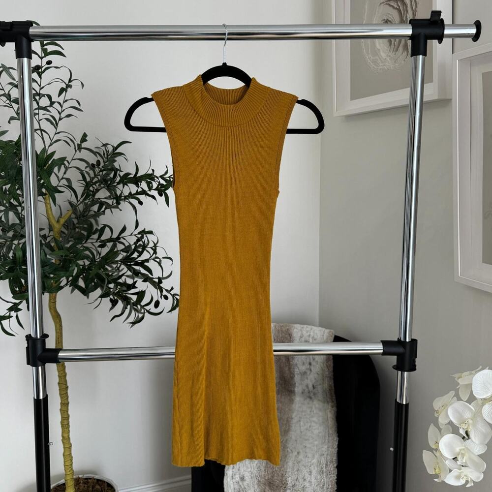 Soft and stretchy ribbed dress